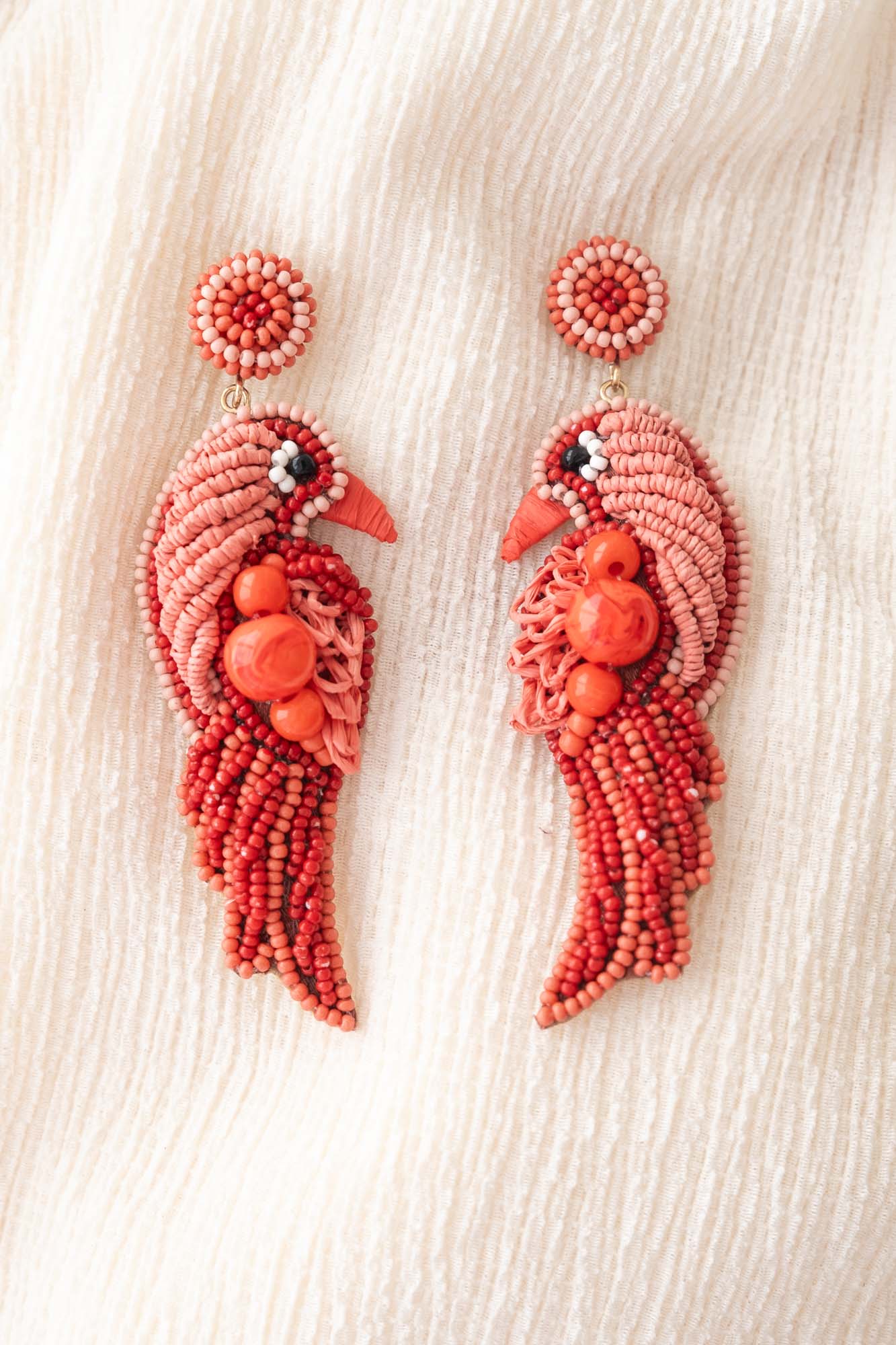 PENDIENTES LORO ROJO