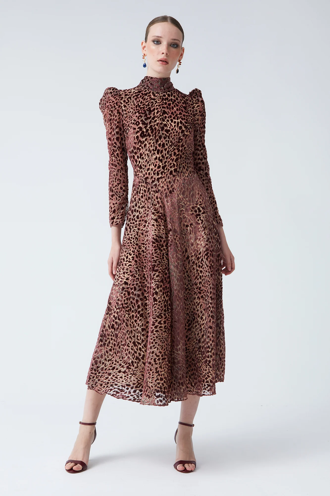VESTIDO MOTA MARRON